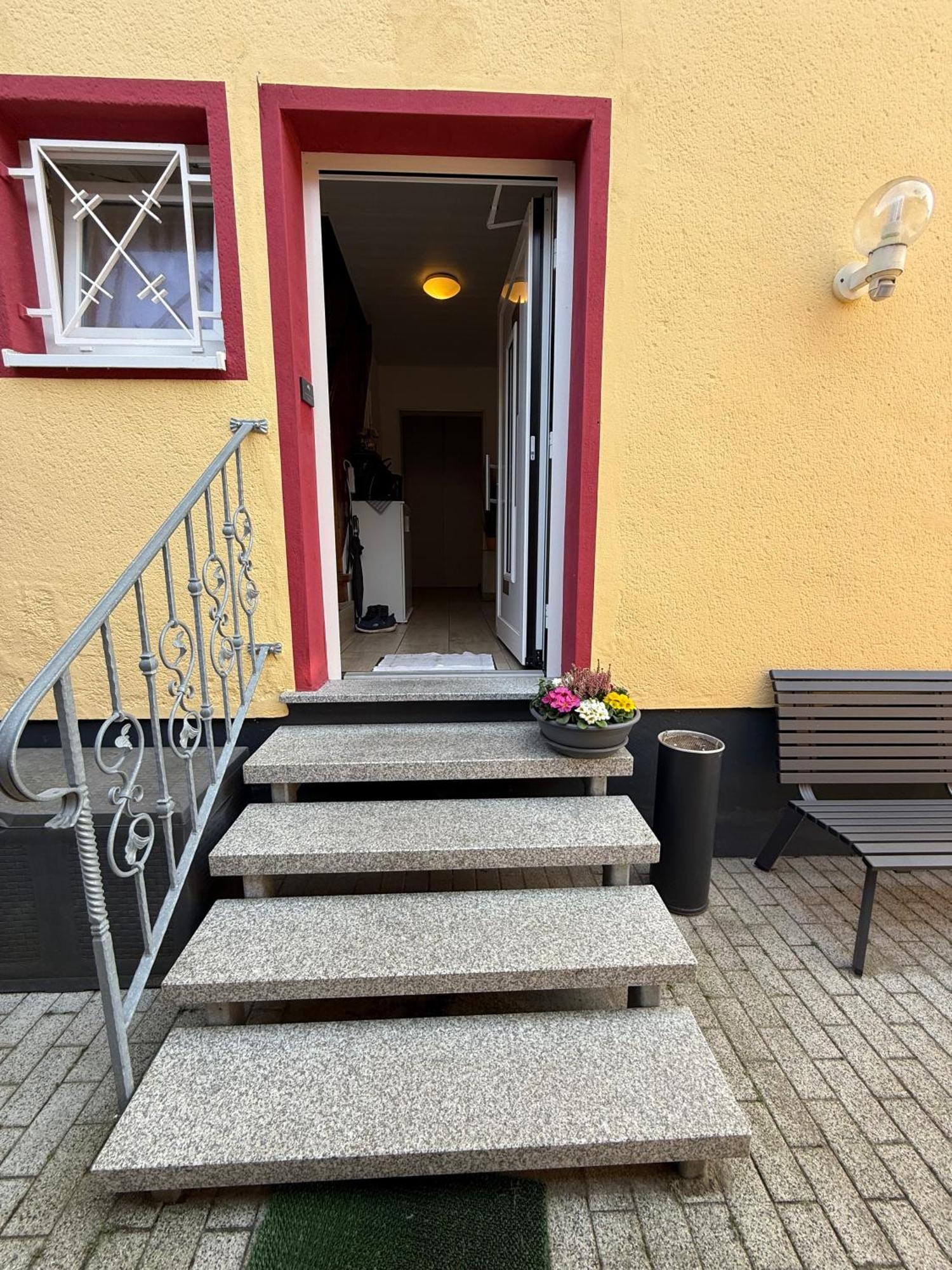 Domi'S Gaestehaus Bergheim  Bagian luar foto